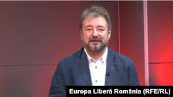 Profesorul Cristian Pîrvulescu crede că problema cumulului pensiei cu salariul este folosită politic pentru ascunderea altor probleme sociale.