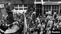 Людина-доміно: 70 років Леху Валенсі