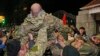 Бойцы "Айдара" подняли на руки своего командира Сергея Мельничука – после успешных переговоров в Минобороны Украины