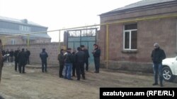 Գյումրի - Իրավապահները սպանդի ենթարկված Ավետիսյան ընտանիքի տանը, 12-ը հունվարի, 2015թ․