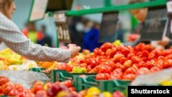 Найбільше в березні подорожчали овочі й фрукти