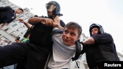 Protesters at opposition rallies are increasingly young students.