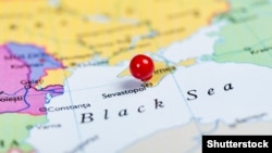 Начиная с августа 2022 года в Крыму почти ежедневно слышны звуки взрывов. Российские власти объясняют это стрельбой по «украинским беспилотникам», «работой ПВО» или учениями военных РФ