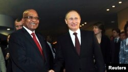 Predsednik Južnoafričke republike Jakob Zuma sa svojim ruskim kolegom Vladimirom Putinom u Durbanu, 26. mart 2013.