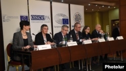 Armenia - The heads of an international election monitoring mission hold a news conference in Yerevan, 3Apr2017