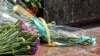 Кримчани принесли квіти до пам'ятника Тарасу Шевченку в Сімферополі. 24 серпня 2016 року