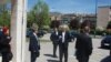 Predstavnici boračkih organizacija pred zgradom Vlade nakon sastanka sa premijerom Mujezinovićem