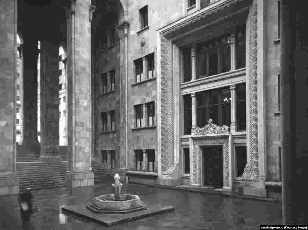 An inner courtyard of Georgia’s parliament building photographed in the 1950s when it was known as the House of the Government of the Georgian Soviet Socialist Republic. 