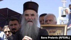 Mitropolit Amfilohije na skupu kod Crkve na Rumiji, februar 2011