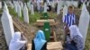 Ukop žrtava genocida u Srebrenici, 11. jul 2010. Foto: Midhat Poturović
