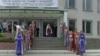 Милли киемнәрдә студентлар кунакларны каршы ала