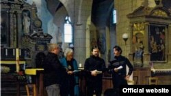 Cvartetul format de muzicianul georgian Teimuraz Artilakva cu Claire Garrigue, Olivier Langlois și Frédéric Thibault-Starzik.