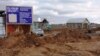 Дом в микрорайоне Нурсат, где власти планируют строительство административно-делового центра. Шымкент, апрель 2014 года.