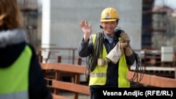 Kineski građevinar u Beogradu, na gradnji mosta preko Dunava, april 2013.