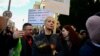 Yulia Navalnaya (center) attends a rally next to the Russian Embassy in Berlin on March 17.