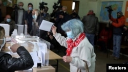 Բուլղարիա - Քվեարկությունը Սոֆիայի ընտրատեղամասերից մեկում, 4-ը ապրիլի, 2021թ․