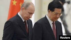 Preşedinţii Hu Jintao şi Vladimir Putin