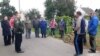 Жыхары вёскі Дубна