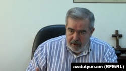 Armenia - Dashnaktsutyun party leader Hrant Markarian is interviewed by RFE/RL, Yerevan, 23Jul2015. 