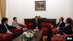 Координација на државниот врв за името