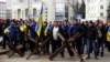 Херсон халкы шәһәргә кергән Русия гаскәрләренә протест белдерә, 7 март 2022