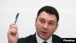 Էդուարդ Շարմազանով, արխիվ