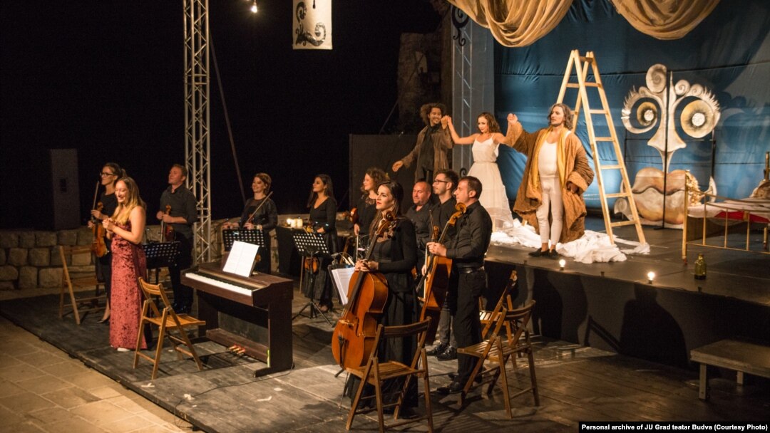 Sa premijere opere "Služavka gospodarica" u Budvi, kojom je otvoren festival TOURNEE 