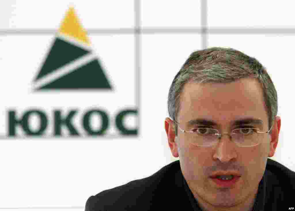 Khodorkovski u centrali Yukos-a, mjesec dana prije uhićenja, 2003.