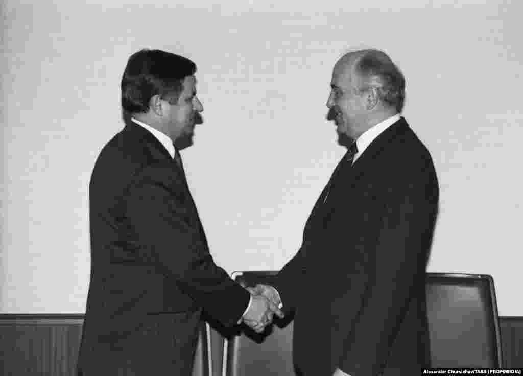 Nemeth meets with Gorbachev in the Kremlin on March 3, 1989. The Kremlin’s new leadership was allowing the Soviet Union’s satellite states to forge their own paths in what became known as the “Sinatra Doctrine,” after Frank Sinatra’s song My Way. 