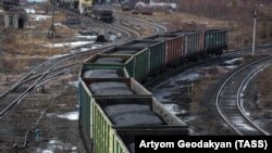Вагоны с углем в Якутии