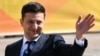 Кандидати на посаду президента України Петро Порошенко і Володимир Зеленський (праворуч) під час дебатів на НСК «Олімпійський». Київ, 19 квітня 2019 року