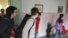 Англиски од прво, македонски од четврто одделение или обратно?
