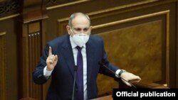 Armenia -- Prime Minister Nikol Pashinian speaks in the parliament, Yerevan, June 25, 2020.