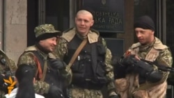 Armed Separatists Hold Grip On Government Building In Slovyansk As Kyiv Deadline Passes