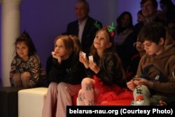 Навагодняя ялінка ў Музэі Вольнай Беларусі ў Варшаве. Ілюстрацыйнае фота