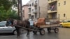 Сиромаштија и луксуз, запрежна кола на улиците на Скопје