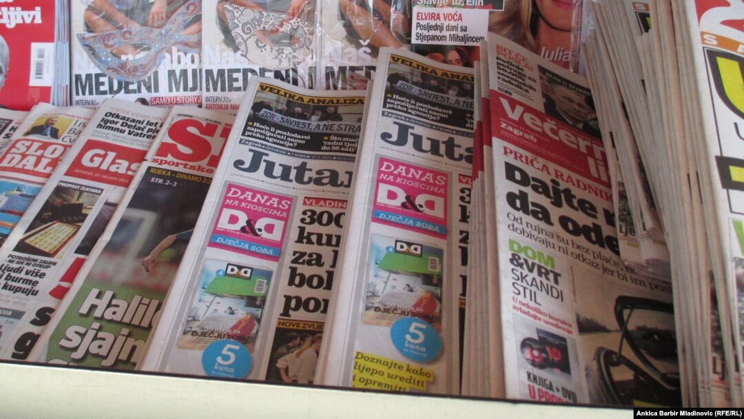 Medijska kuća "Hanza Media" koja izdaje tri dnevna lista - zagrebački "Jutarnji list" , splitsku "Slobodnu Dalmaciju" i "Sportske novosti", tjednike "Globus" i "Gloria" i niz drugih izdanja smanjio je plaće svojim zaposlenicima za 30 posto