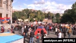 Ընդդիմության համակիրները Ազատության հրապարակում, 1 հոկտեմբեր, 2011