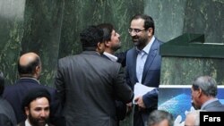 محمد عباسی (نفر آخر) وزیر امور ورزش و جوانان جمهوری اسلامی