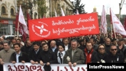 The opposition was unable to maintain the initial numbers of demonstrators in Tbilisi after the first few days.