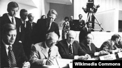 Helmut Schmidt, Erich Honecker, Gerald Ford și Bruno Kreisky la Conferința dela Helsinki