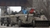 Trupe ucrainene retrăgînd armamentul greu în baza prevederilor Acordului de la Minsk